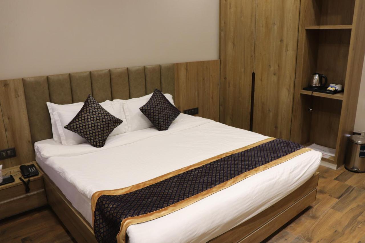 Shivanta Hotel& Resorts Jhunjhunu Exterior photo