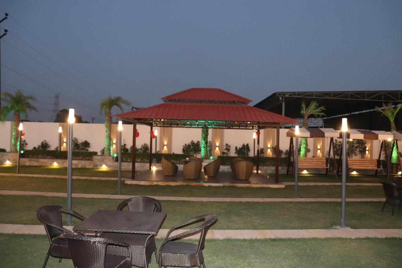 Shivanta Hotel& Resorts Jhunjhunu Exterior photo