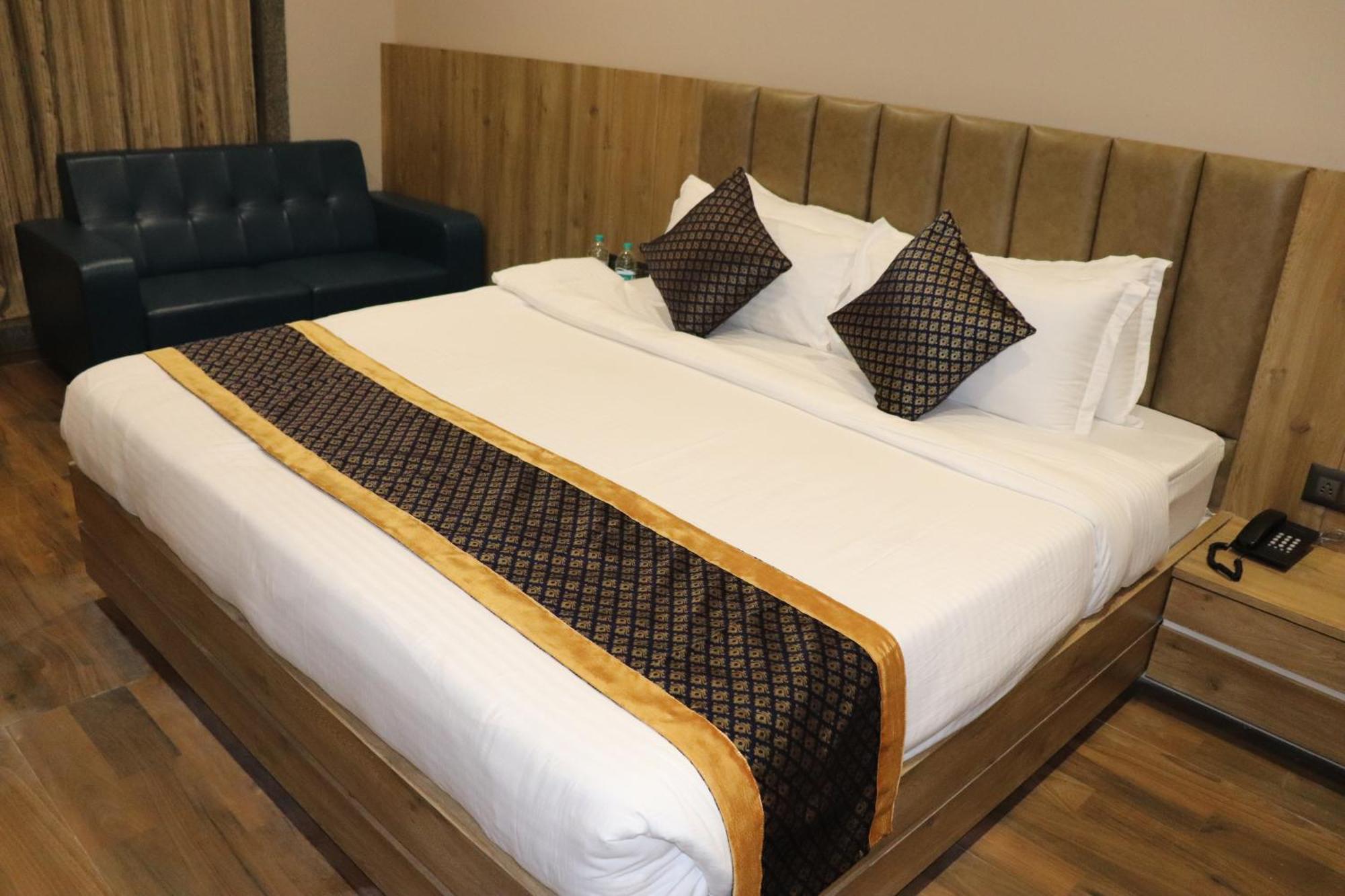 Shivanta Hotel& Resorts Jhunjhunu Exterior photo